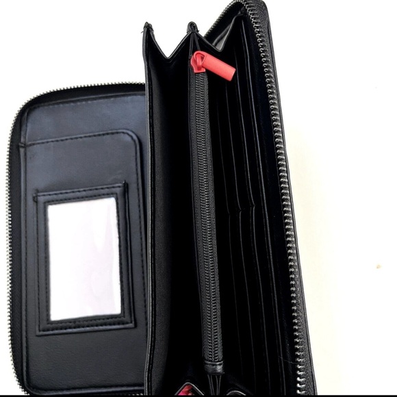 Betsey Johnson Adorable Heart Wallet Wristlet NWT - Picture 5 of 6